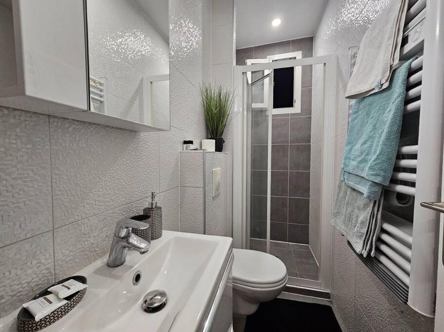 Appartement Proche Metro Paris Пантен Екстериор снимка