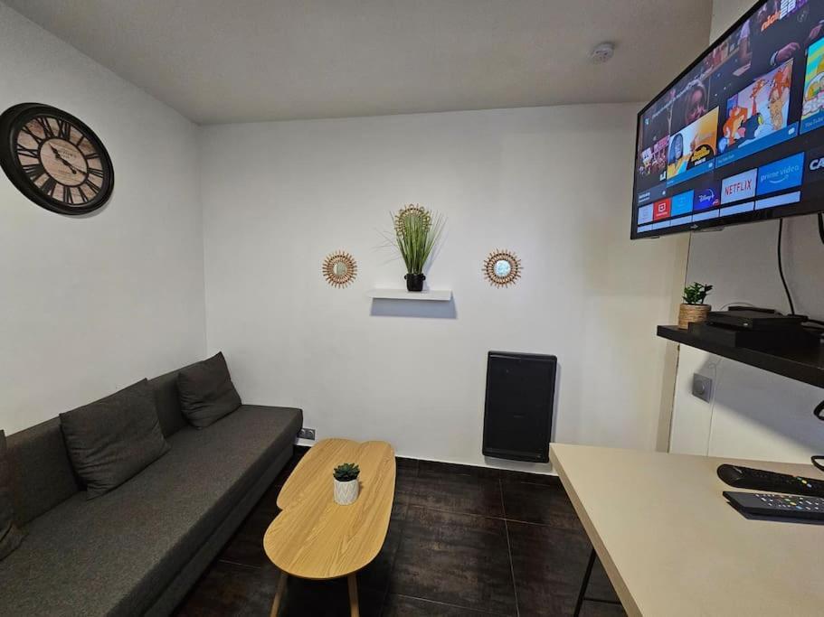 Appartement Proche Metro Paris Пантен Екстериор снимка